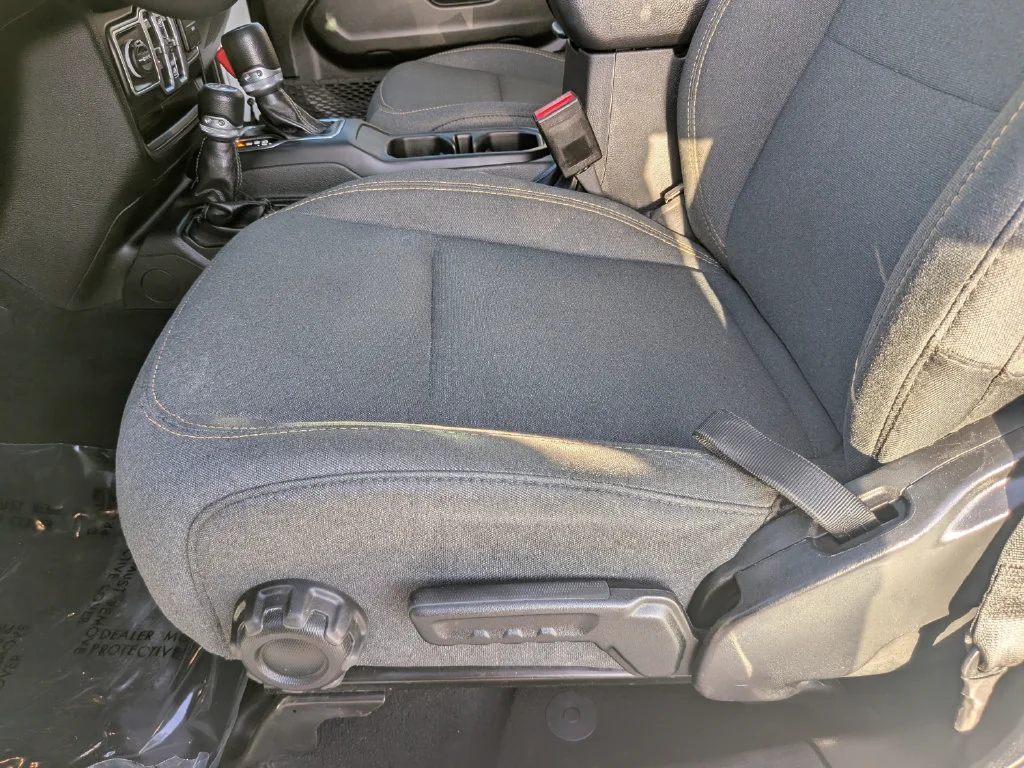 Used 2025 White Jeep Sport S image 16