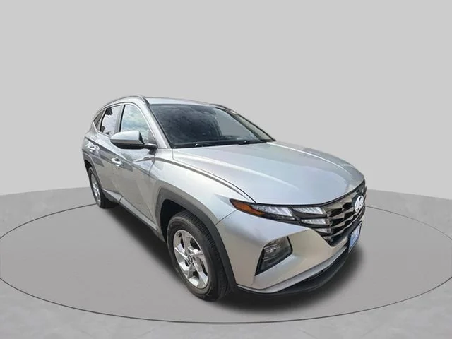 Used 2024 Shimmering Silver Hyundai SEL image 7