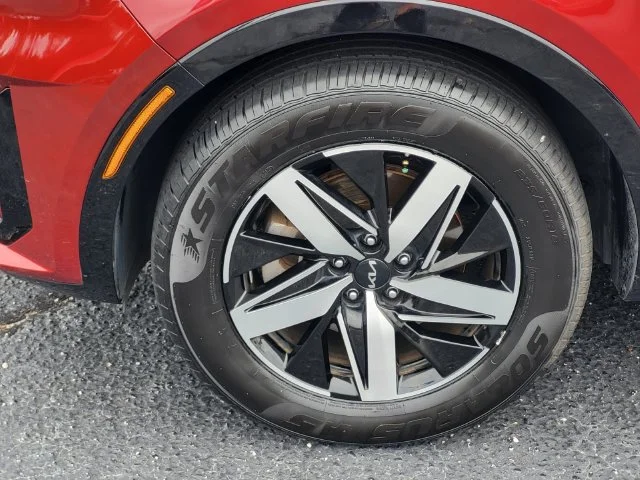 Used 2023 Red Kia S image 8