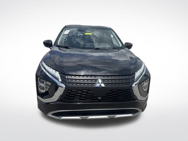 Used 2025  Mitsubishi SE image 8