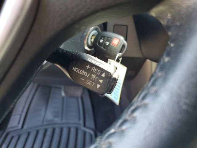 Used 2017 Silver Toyota SE image 14