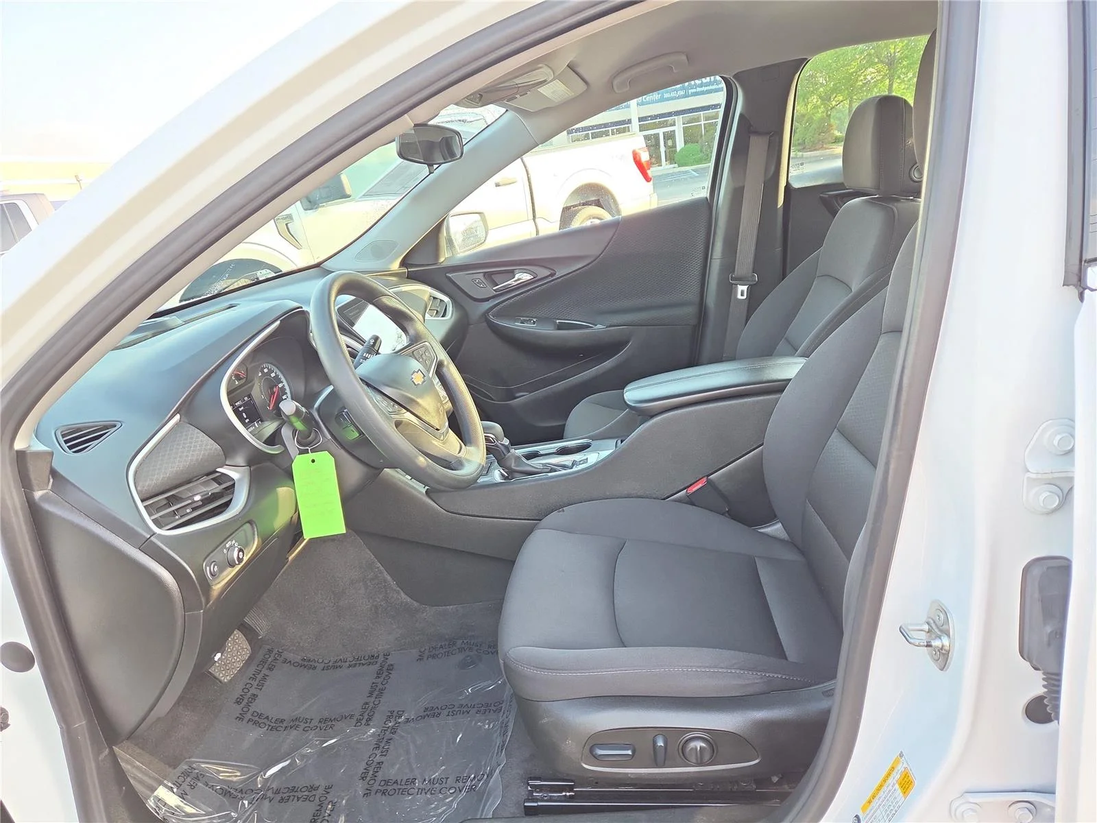Used 2024 Summit White Chevrolet LT image 19