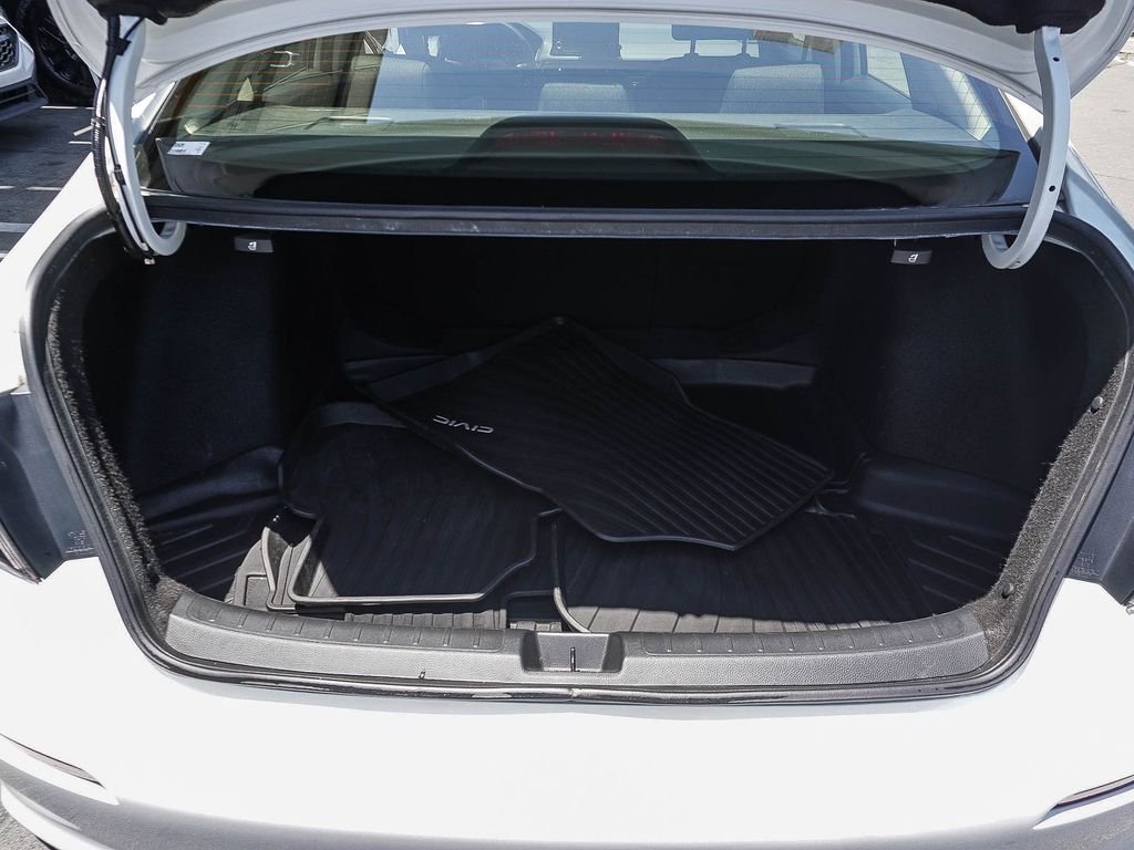 Used 2022 White Honda EX image 24