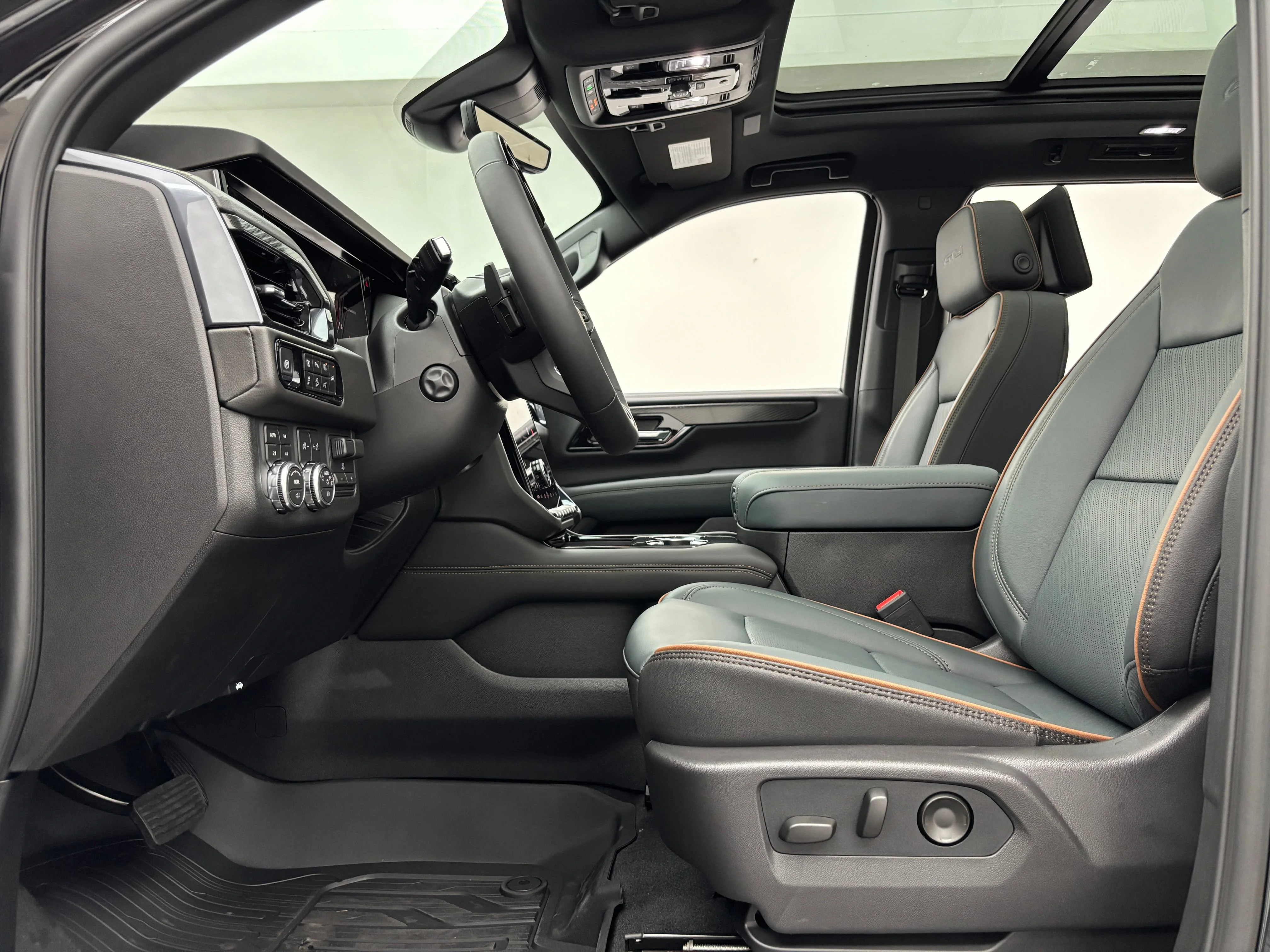 2026 GMC Yukon AT4 - Photo 20