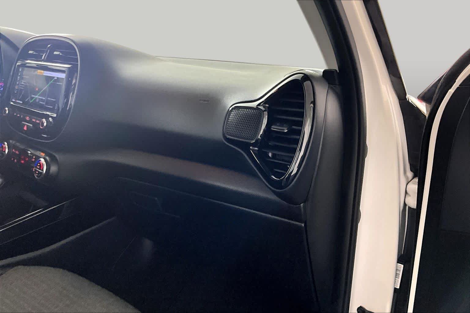 Used 2020 Snow White Pearl Kia EX image 17