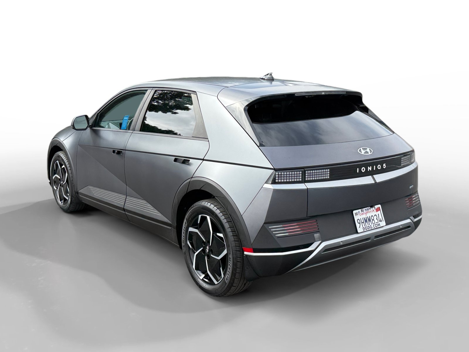 Used 2023 Gray Hyundai SEL image 3