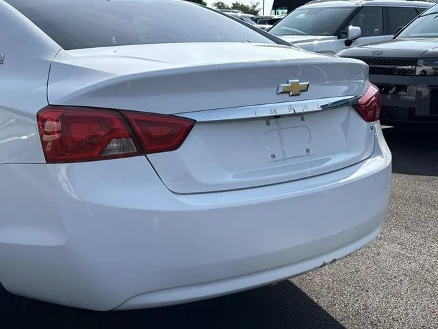 Used 2019 White Chevrolet LT image 10
