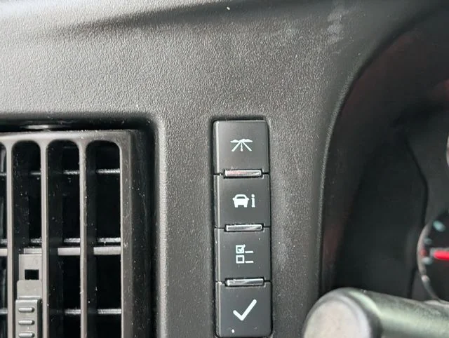 2021 Chevrolet Express Cargo Work Van - Photo 20