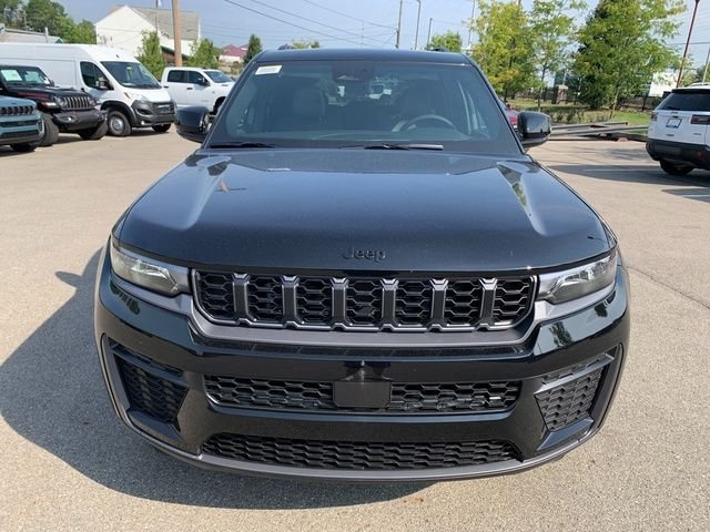New 2027 High Gloss Black Jeep Laredo Altitude image 9