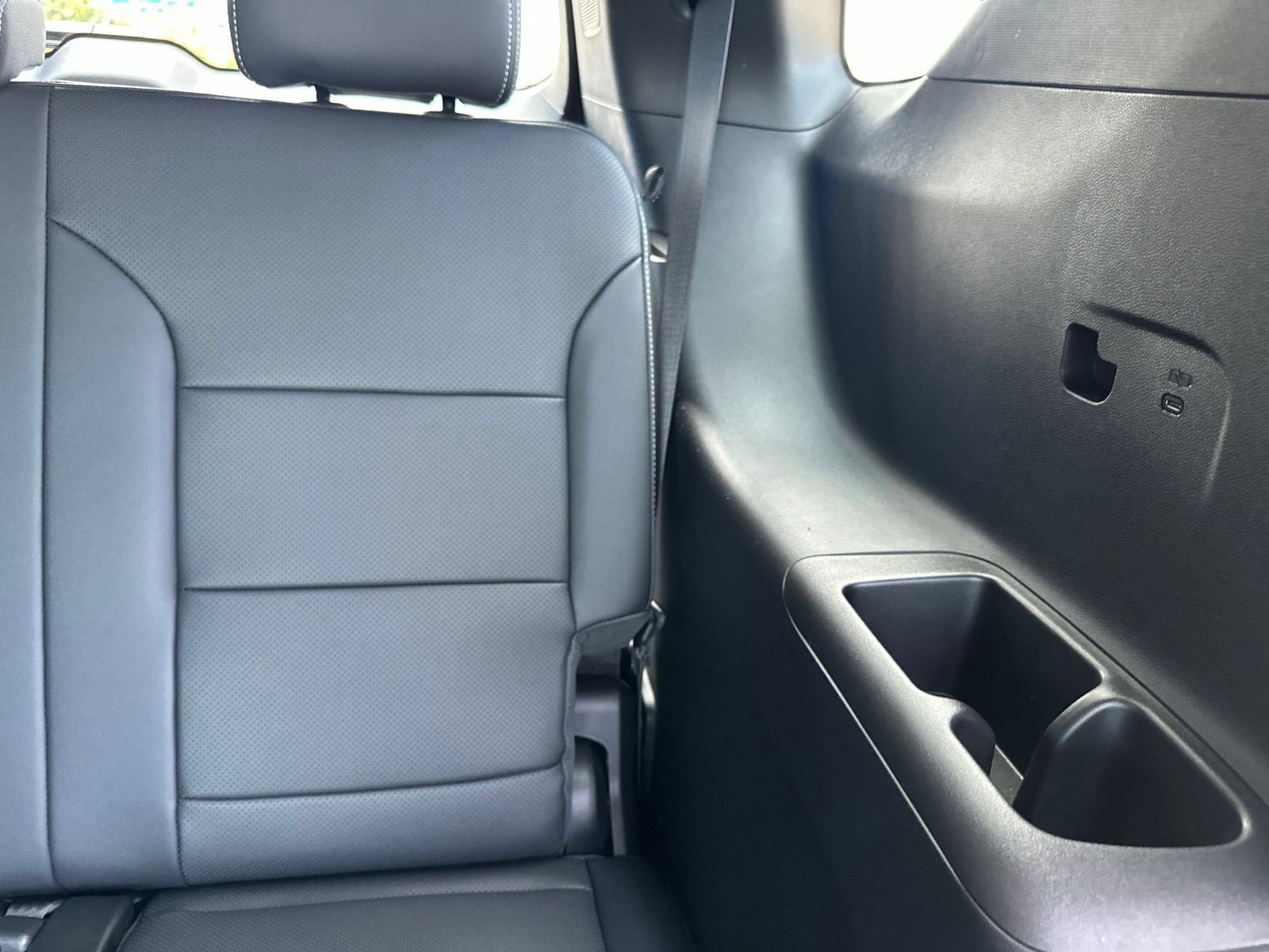 New 2027 Polar White Tricoat Chevrolet LT with Sun and Wheel Package - Exotex Seating image 15