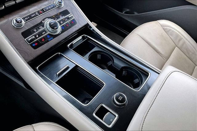 Used 2023 White Lincoln Reserve image 24