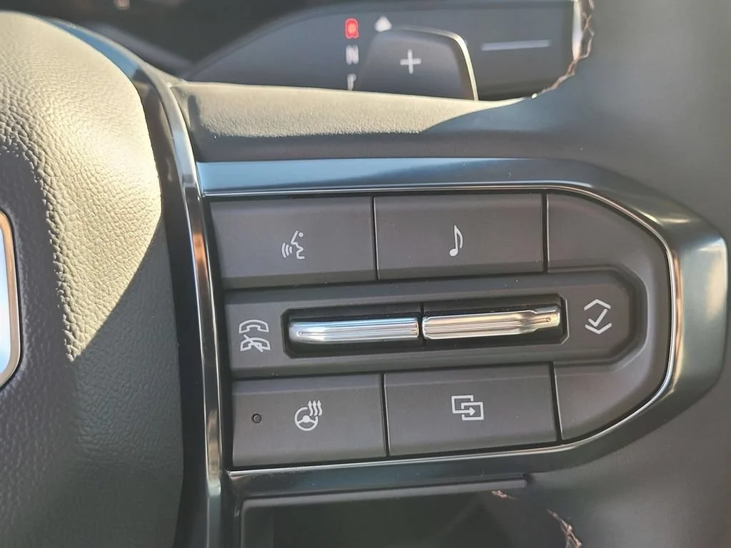 2026 GMC Acadia AT4 - Photo 18