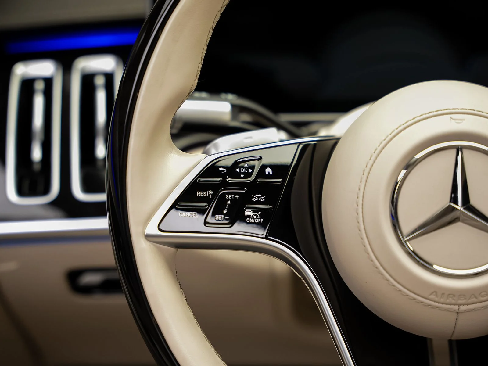 Used 2024 Silver Mercedes-Benz Maybach S 580 image 50