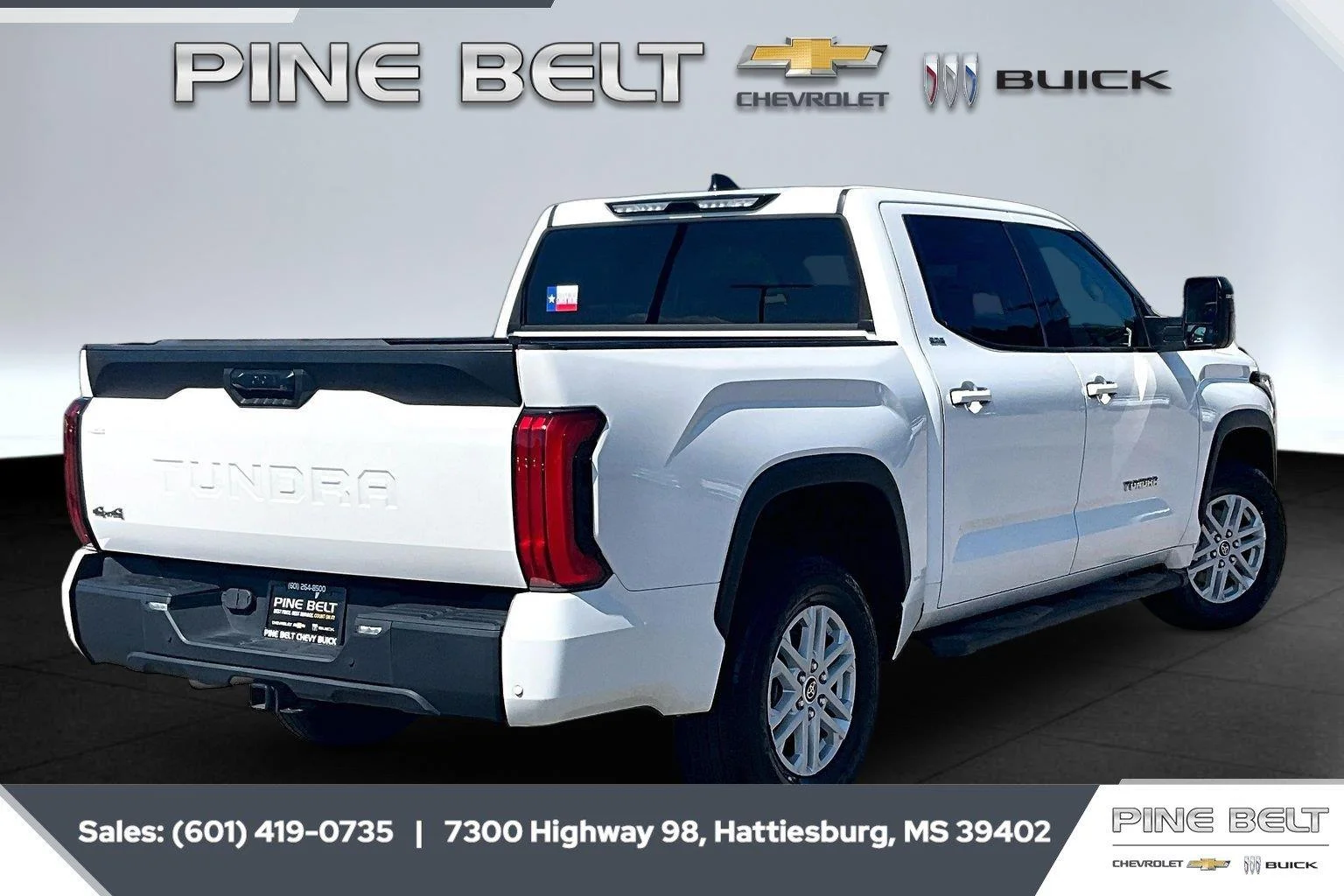 Used 2023 Ice Cap Toyota SR5 image 12