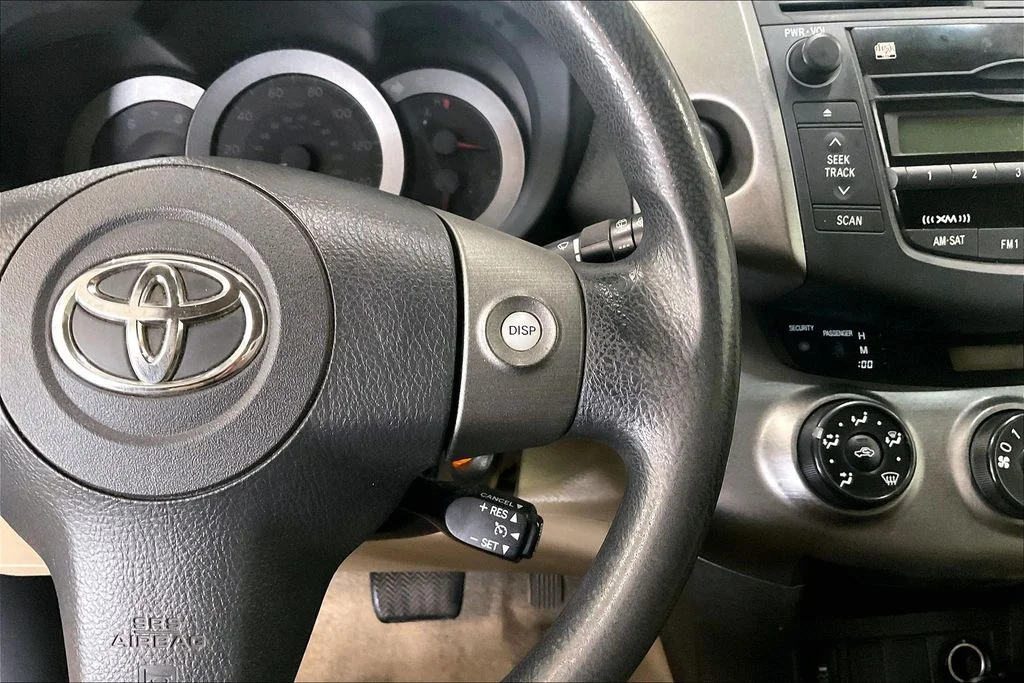Used 2009 Green Toyota Base image 19