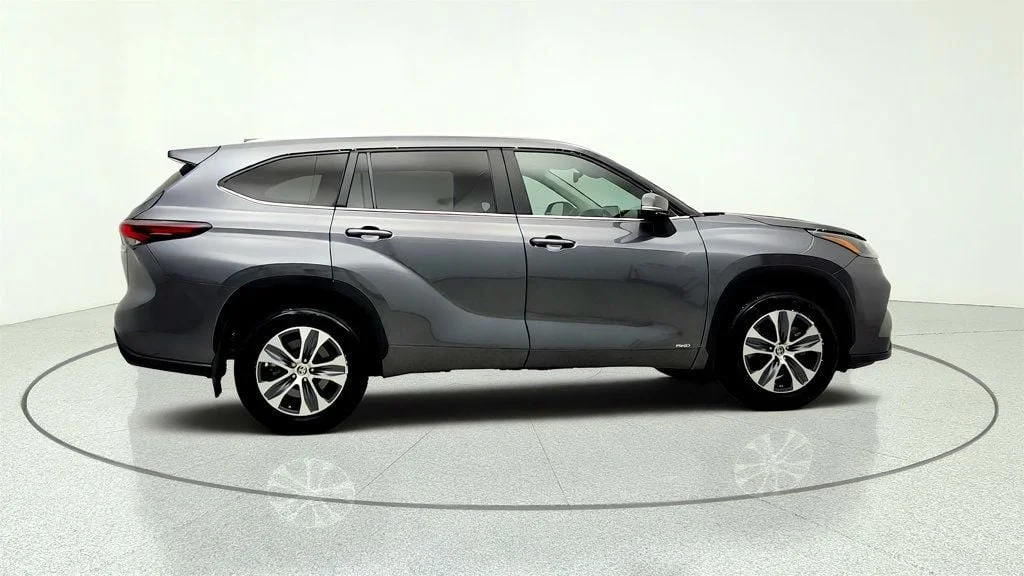 Used 2024 Magnetic Gray Metallic Toyota Hybrid XLE AWD w/ Roof Cross Bars image 4
