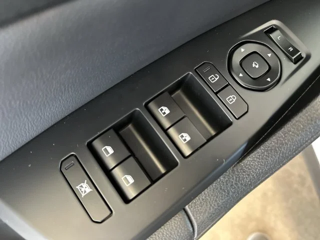 Used 2026 White Kia X-Line image 24