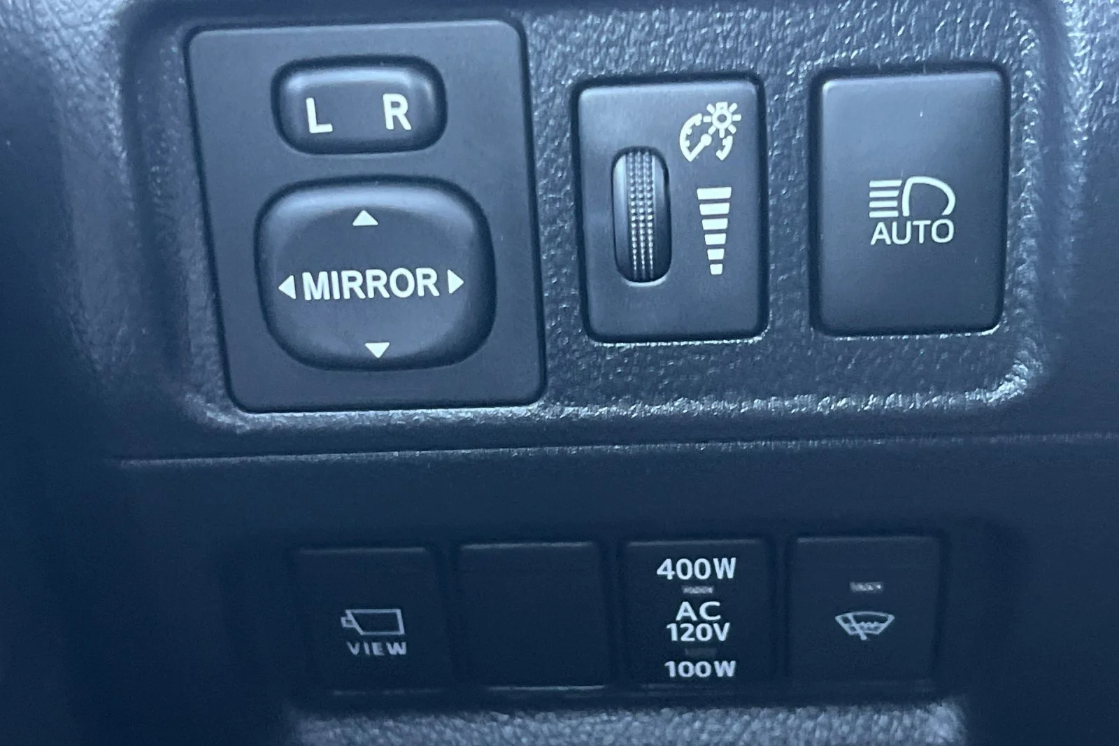 Used 2022 Magnetic Gray Metallic Toyota SR5 Premium image 29