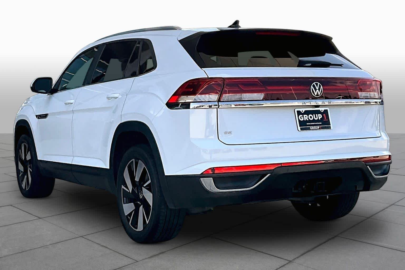 Used 2024 Pure White Volkswagen 2.0T SE w/Technology image 12