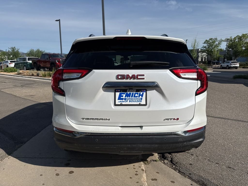 Used 2024 White Frost GMC AT4 image 4