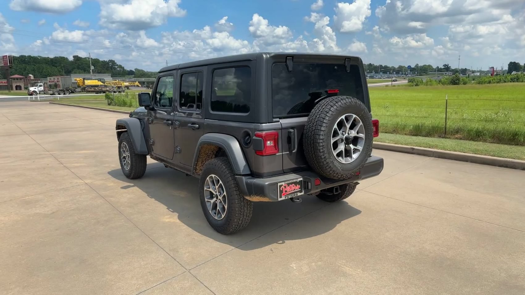New 2024 Granite Crystal Metallic Clearcoat Jeep Sport S image 6