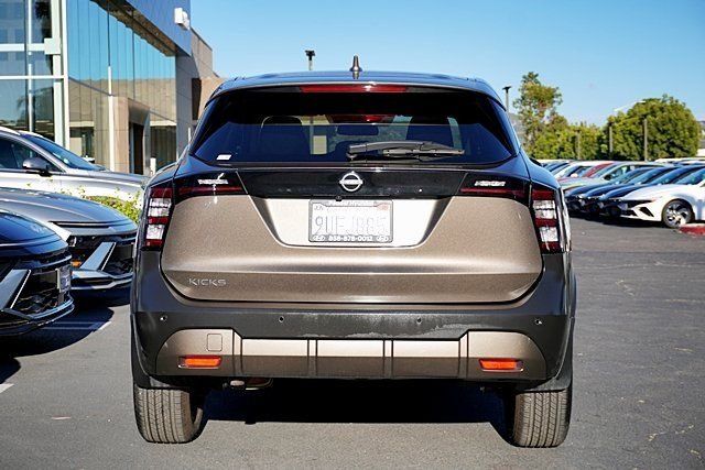 Used 2025 Brown Nissan SV image 8