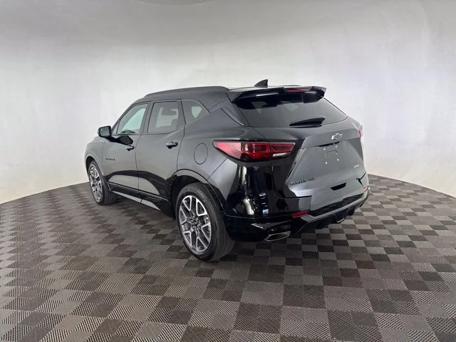 Used 2023 Black Chevrolet RS image 7