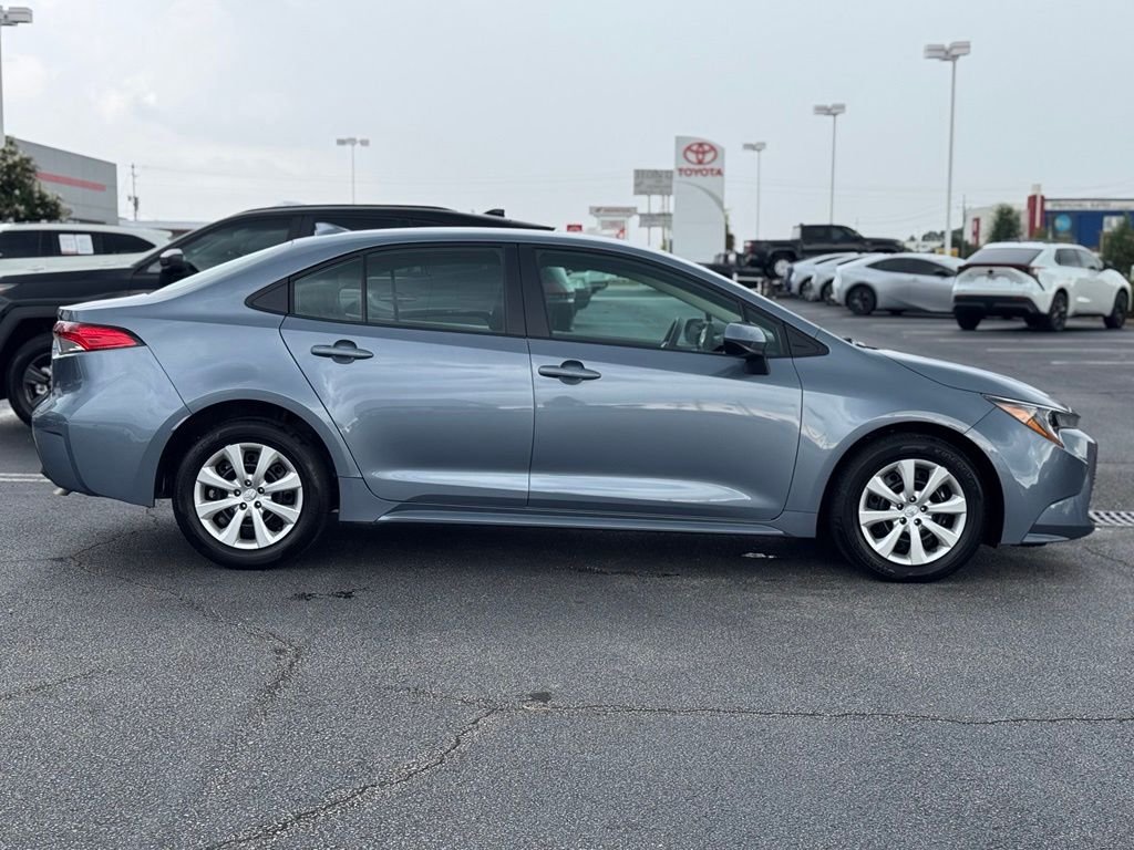 Used 2026  Toyota LE image 7