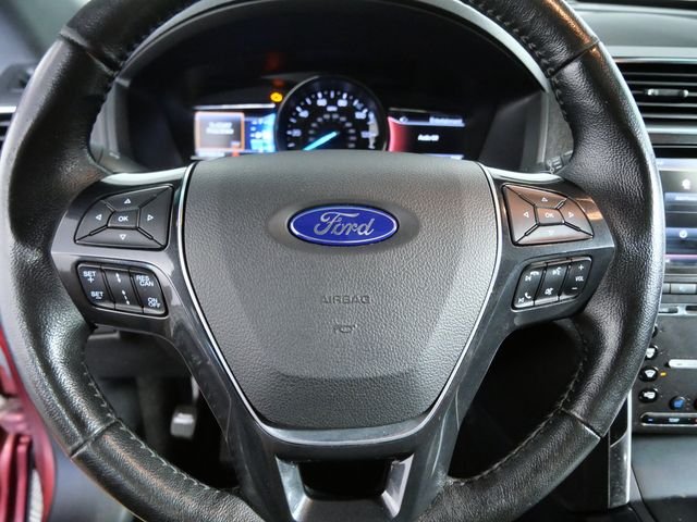 Used 2016 Red Ford Limited image 24