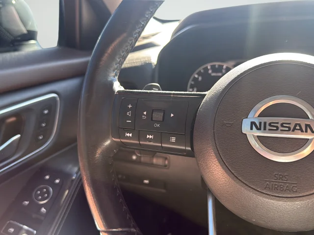 Used 2021 Gray Nissan SL image 16