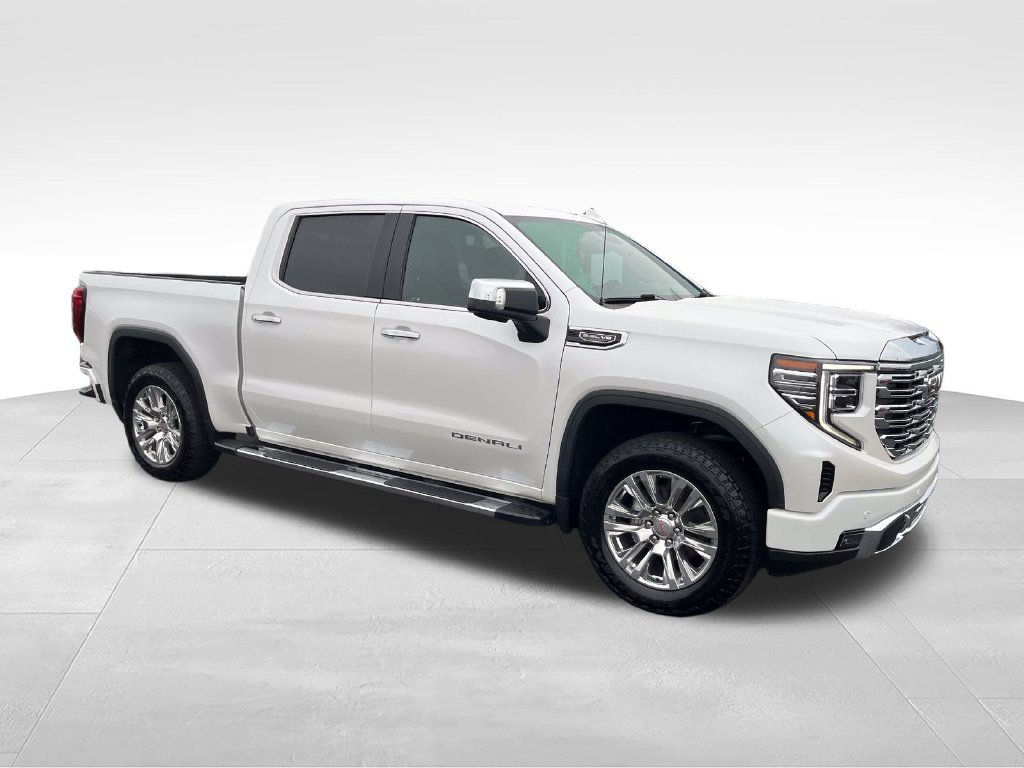Used 2022 White GMC Denali image 7