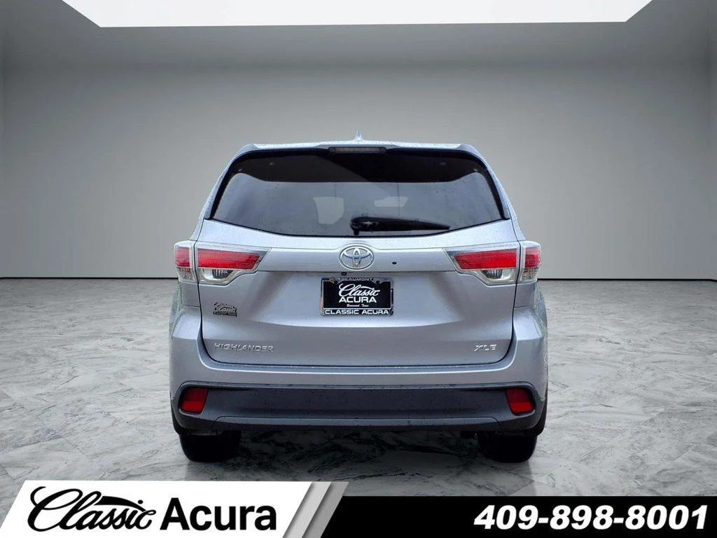 Used 2016 Silver Sky Metallic Toyota FWD 4dr V6 XLE (Natl) image 4