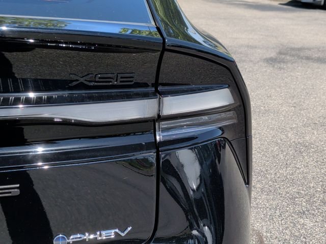 2026 Toyota Prius Plug-in Hybrid XSE - Photo 8