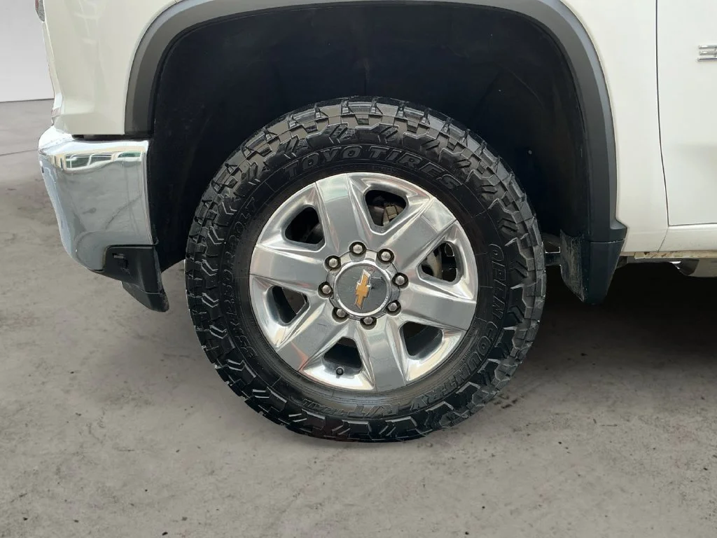 Used 2022 SUMMIT WHITE Chevrolet LTZ image 13