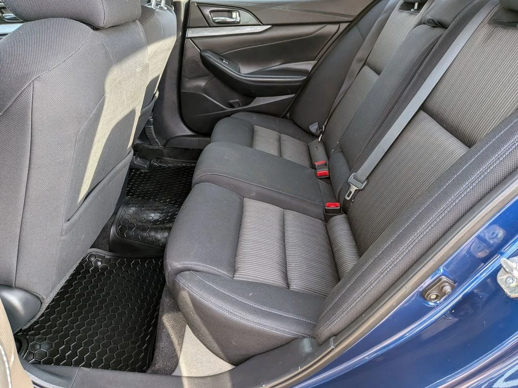 Used 2017 Blue Nissan 3.5 S image 24