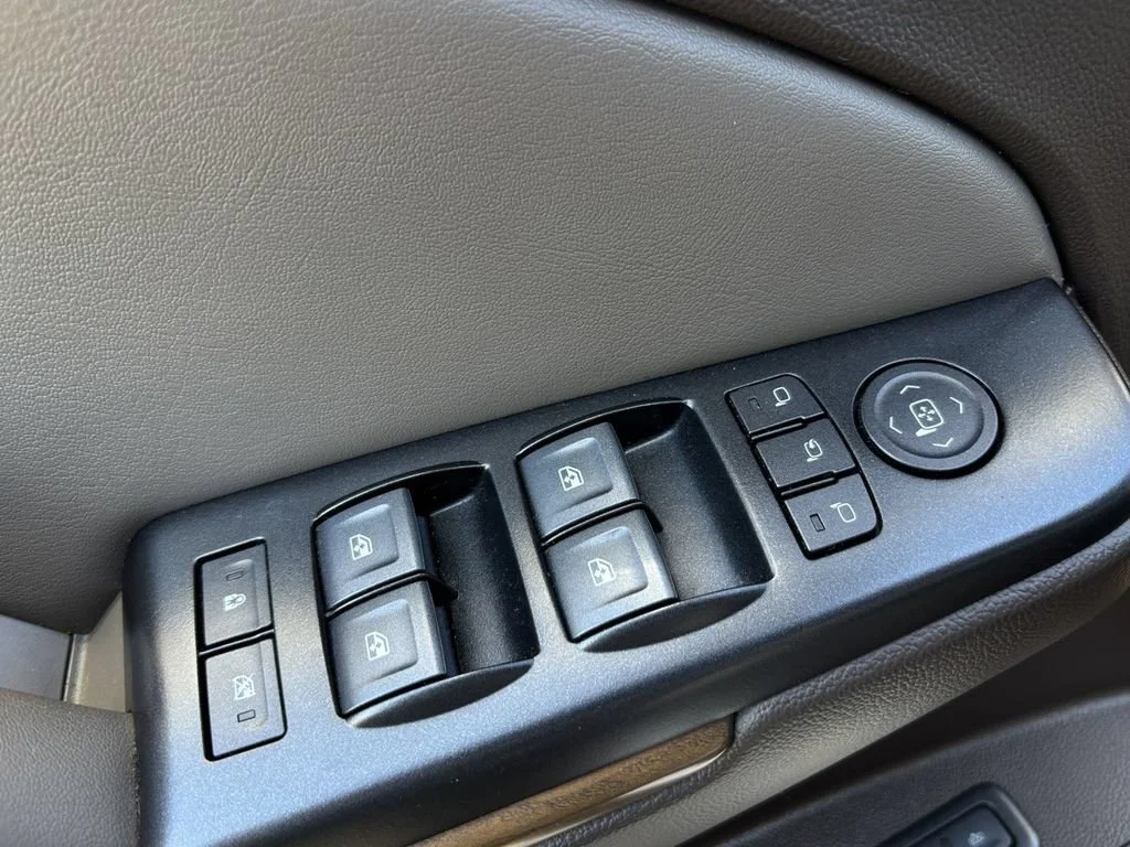 Used 2020 SUMMIT WHITE GMC Denali image 14