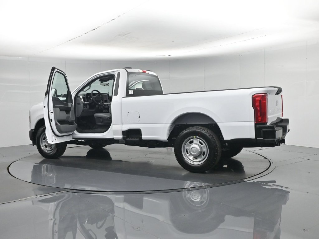 New 2027 Oxford White Ford XL image 29