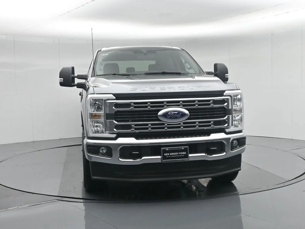 New 2026 Carbonized Gray Metallic Ford XLT image 24