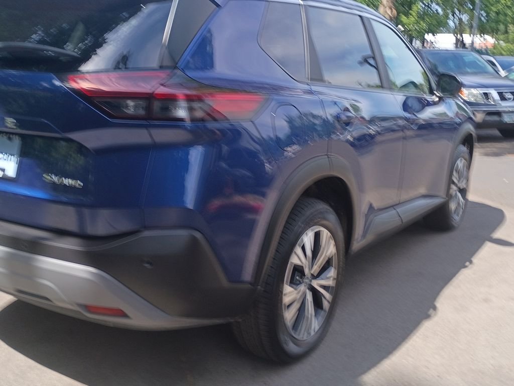 Used 2023 Caspian Blue Metallic Nissan SV image 3