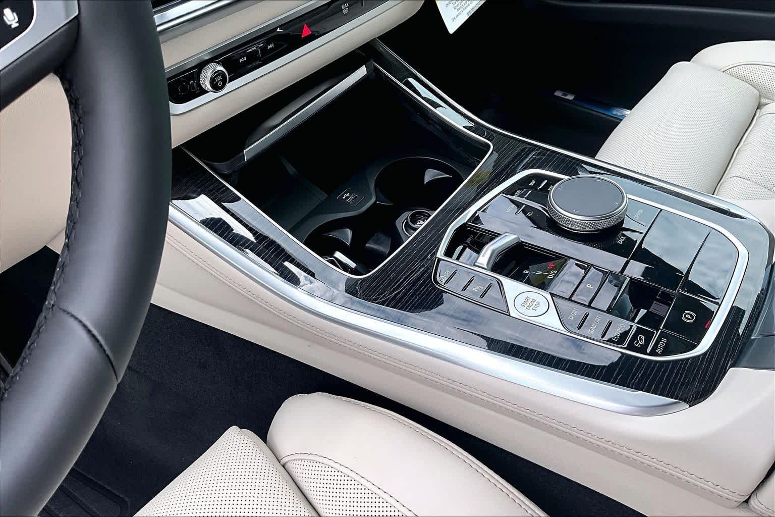 New 2026 Mineral White Metallic BMW xDrive40i image 8
