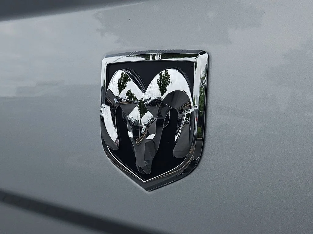 Used 2018 Bright Silver Clearcoat Metallic Ram Tradesman image 25