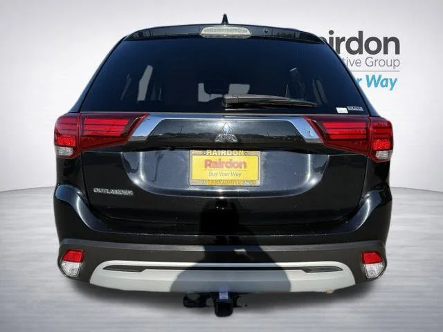Used 2020 Labrador Black Metallic Mitsubishi ES image 6