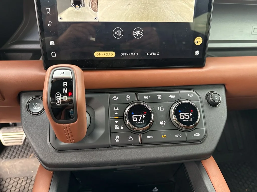 Used 2025 Gray Land Rover OCTA image 12