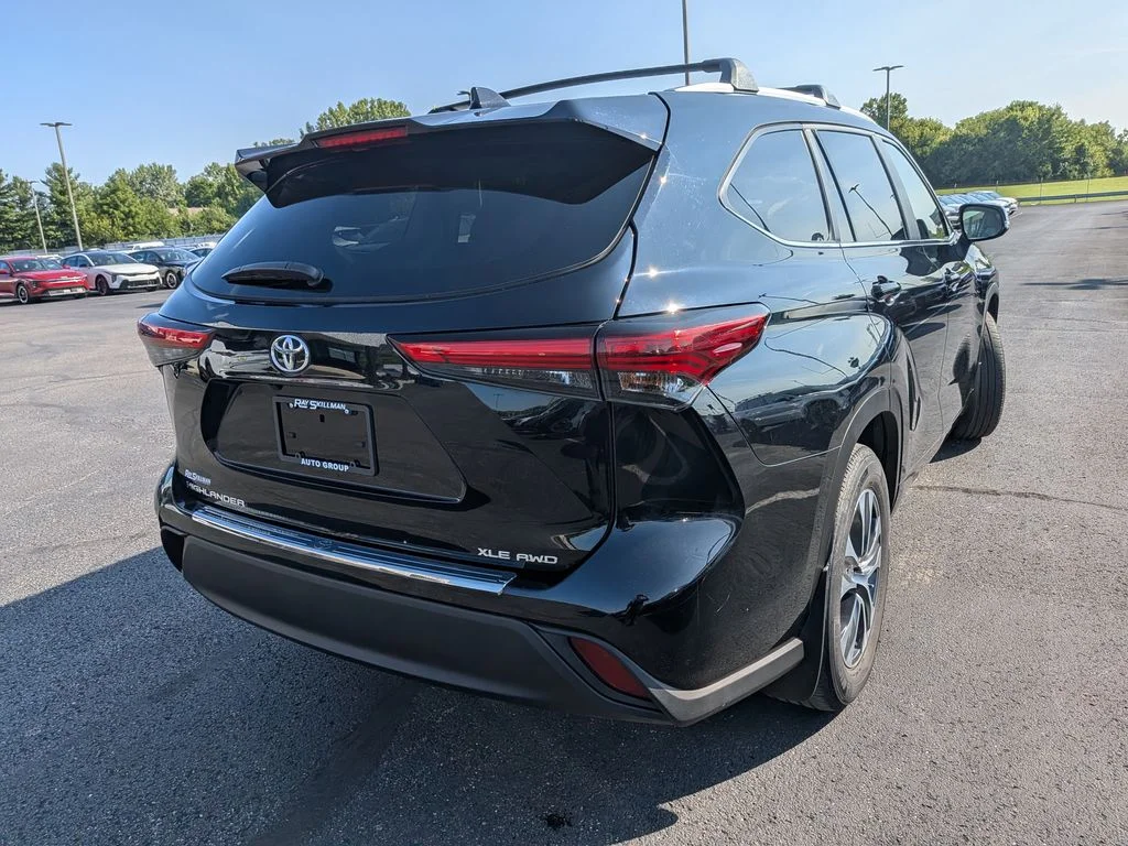 Used 2023 Midnight Black Metallic Toyota XLE image 7