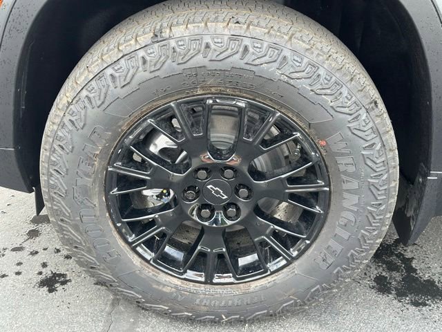 New 2026 Mosaic Black Metallic Chevrolet Z71 image 31