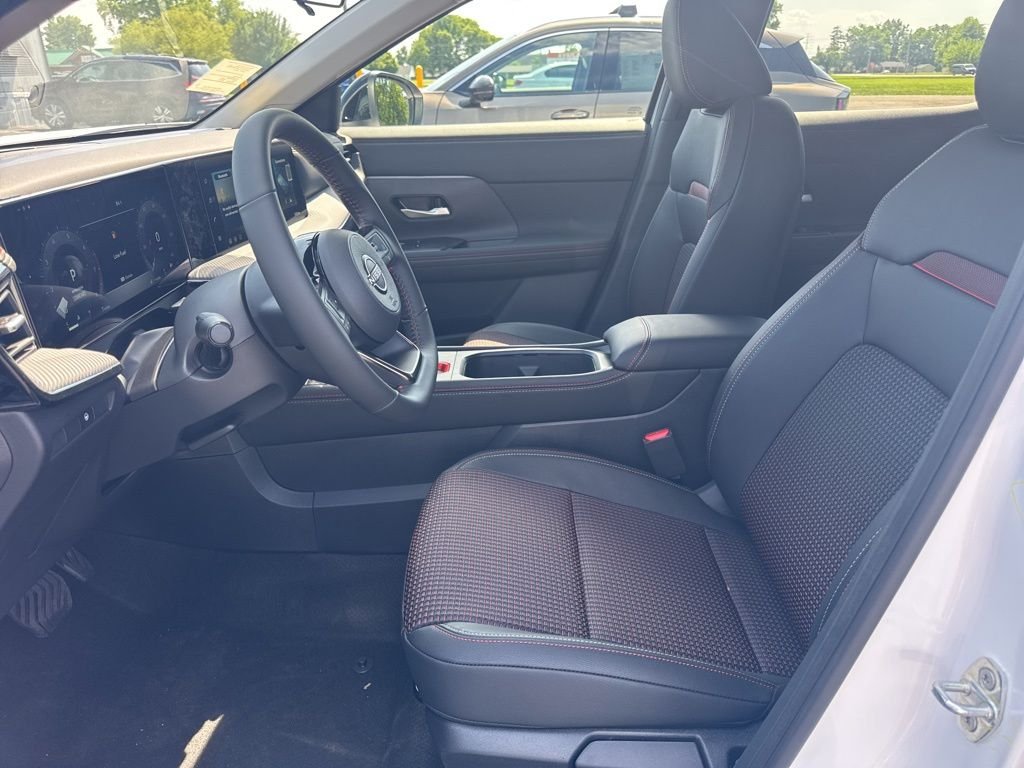 New 2026 Aspen White TriCoat Nissan SR image 10