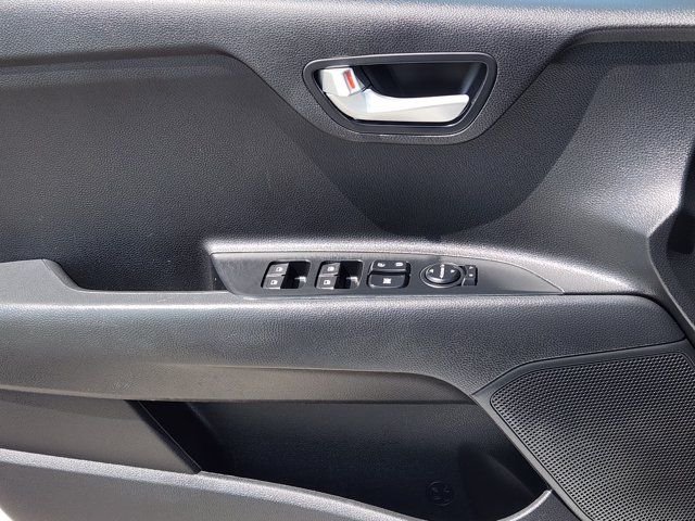 Used 2021 White Kia LX image 19