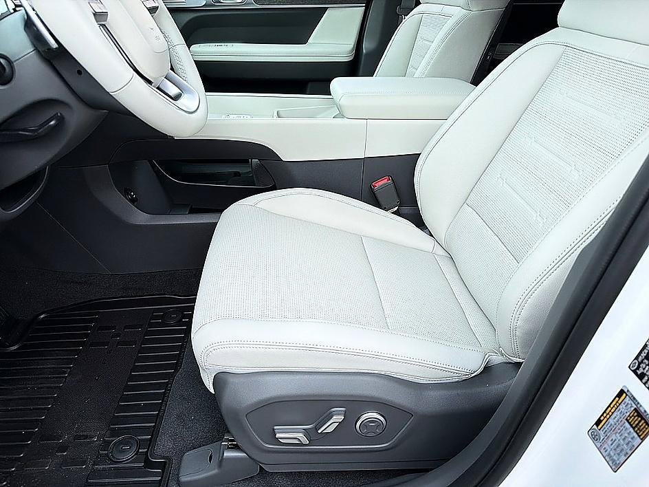 New 2027 Serenity White Hyundai Limited image 24