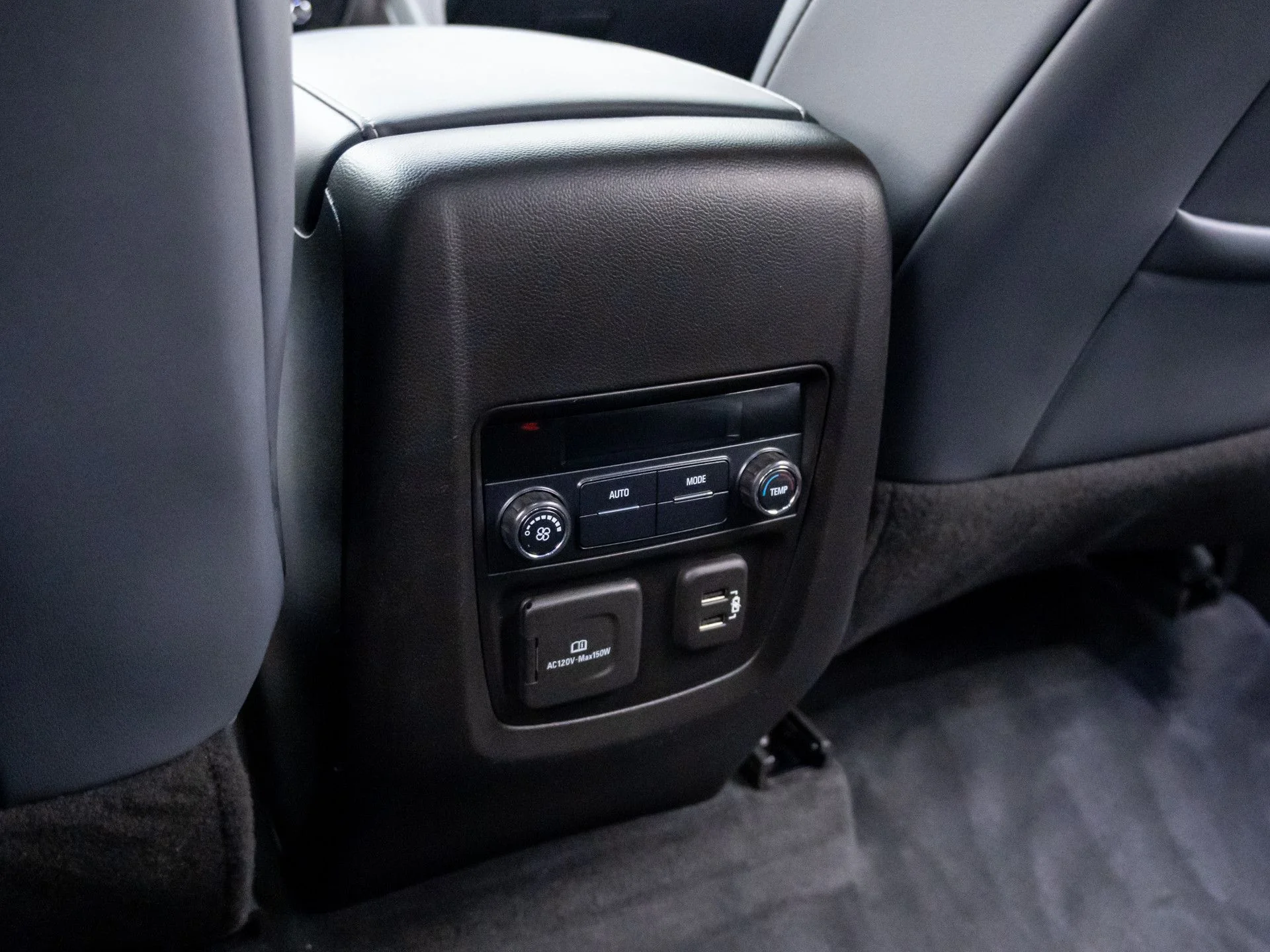 Used 2021 Black Buick Essence image 17