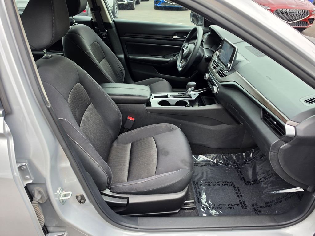 Used 2024 Brilliant Silver Metallic Nissan 2.5 SV image 11